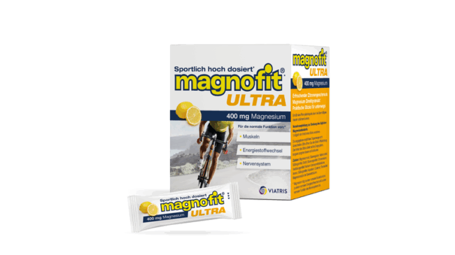 Verpackung von magnofit ULTRA mit Zitronengeschmack und einem Stick für Magnesiumaufnahme während sportlicher Aktivitäten.