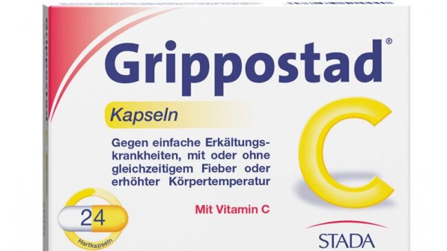 Verpackung von Grippostad C Kapseln zur Behandlung von Erkältungen, mit Hinweis auf Vitamin C.